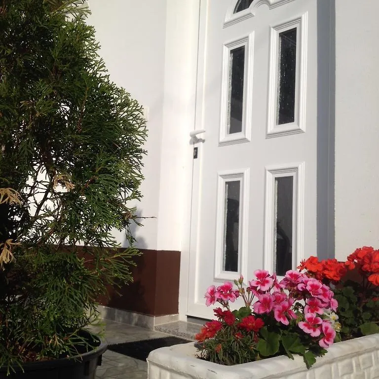 Apartments Marija Stari Grad  Croatia