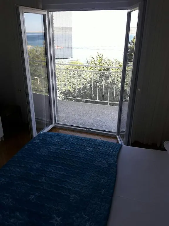 Apartments Marija Stari Grad  Croatia